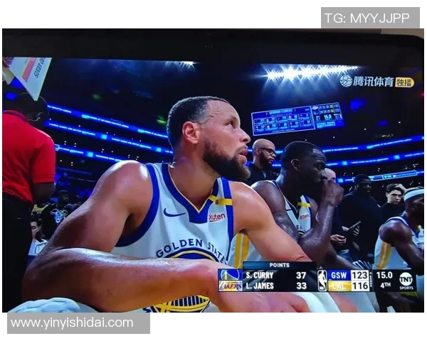 勇士与快船激战四月二十七日NBA季后赛精彩对决引发球迷热议