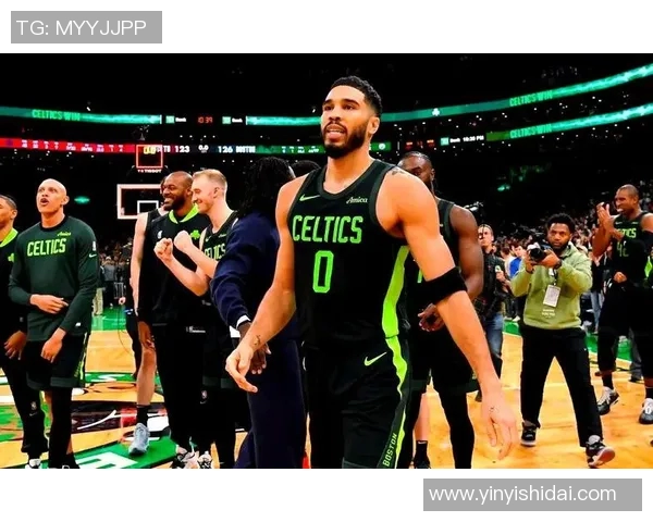 老詹与塔图姆巅峰对决谁能引领球队走向胜利之路